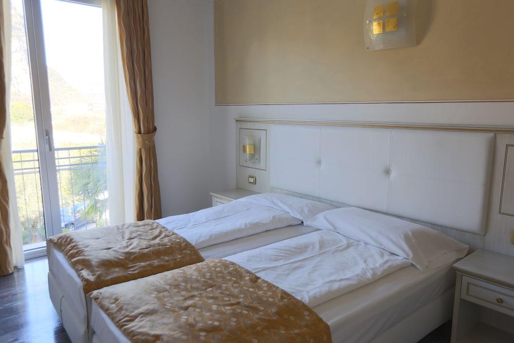 Hotel Lido Blu - Surf & Bike Torbole Sul Garda Luaran gambar