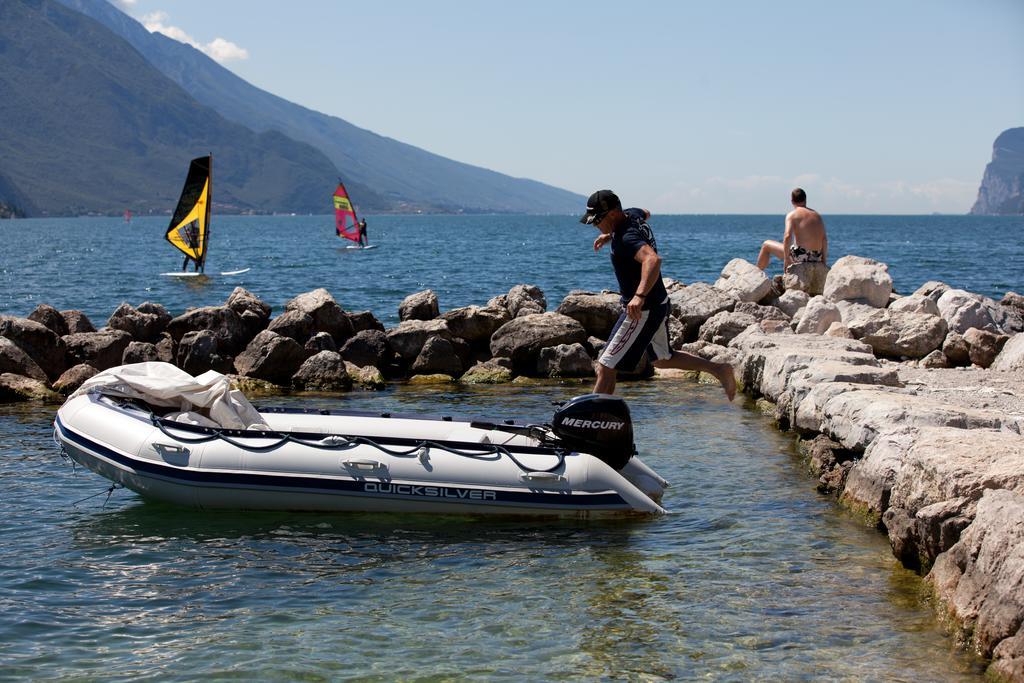 Hotel Lido Blu - Surf & Bike Torbole Sul Garda Luaran gambar
