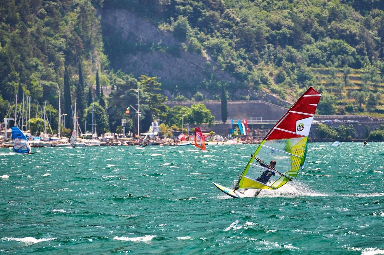 Hotel Lido Blu - Surf & Bike Torbole Sul Garda Luaran gambar