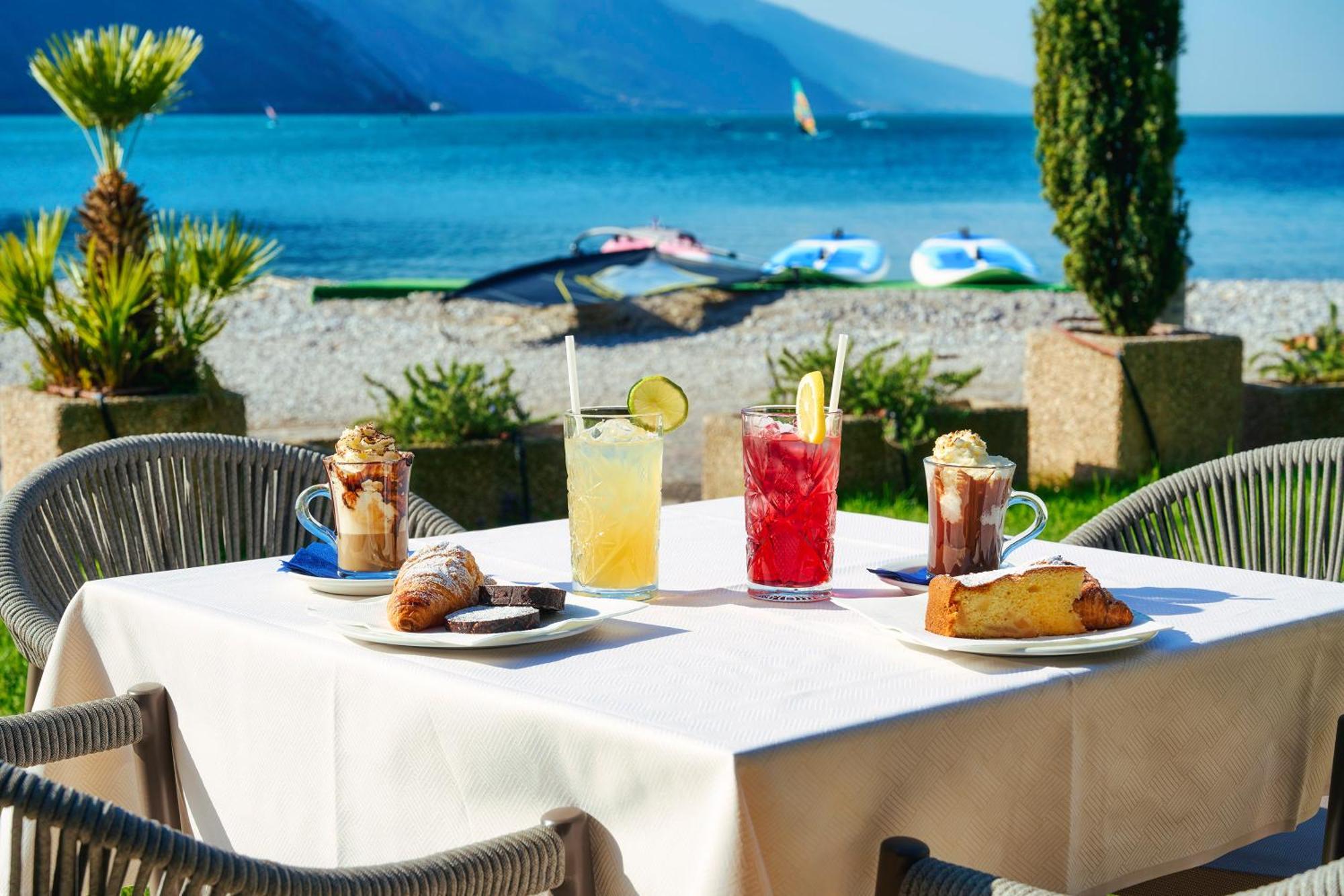 Hotel Lido Blu - Surf & Bike Torbole Sul Garda Luaran gambar