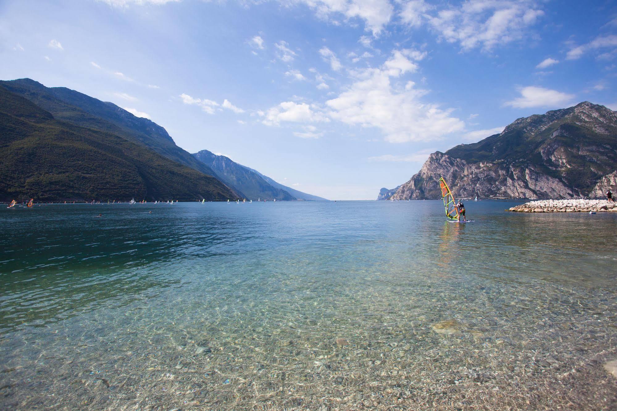 Hotel Lido Blu - Surf & Bike Torbole Sul Garda Luaran gambar