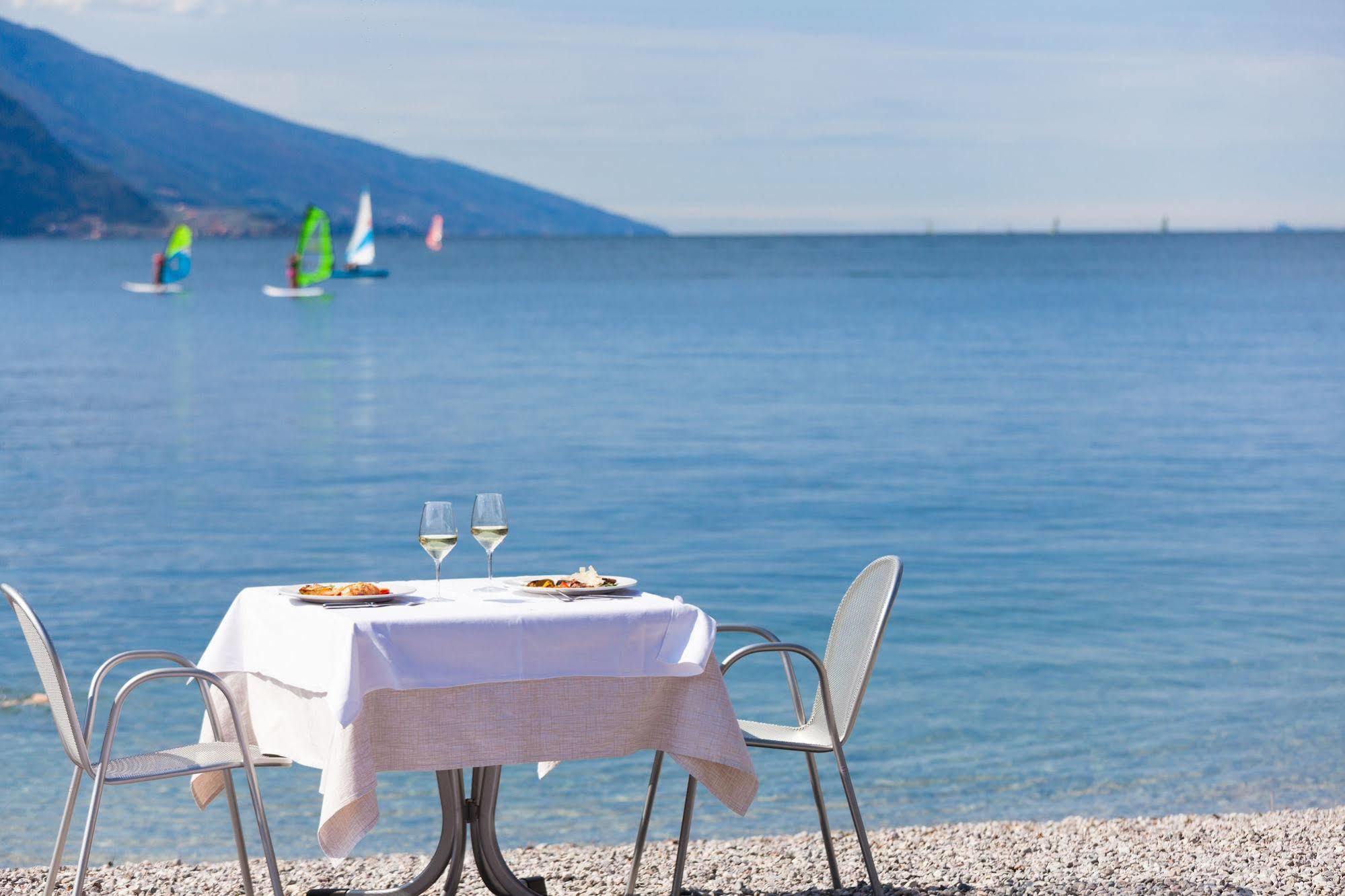 Hotel Lido Blu - Surf & Bike Torbole Sul Garda Luaran gambar