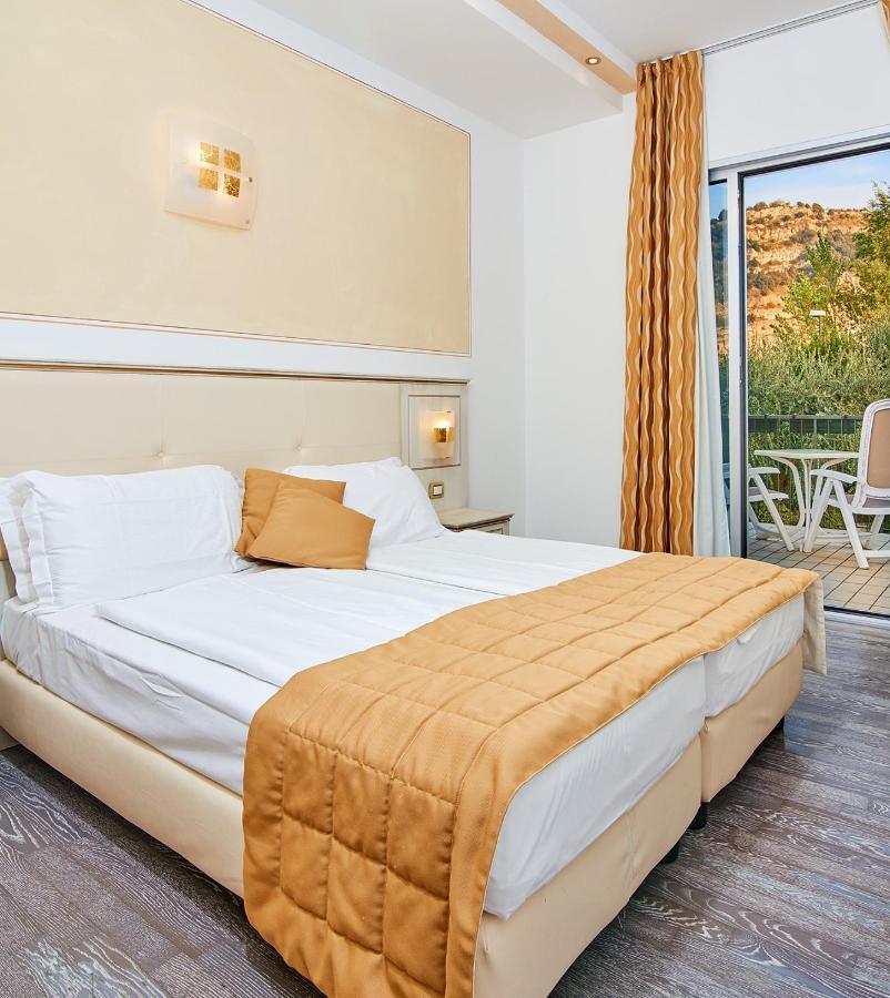 Hotel Lido Blu - Surf & Bike Torbole Sul Garda Luaran gambar