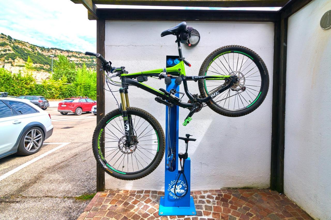 Hotel Lido Blu - Surf & Bike Torbole Sul Garda Luaran gambar